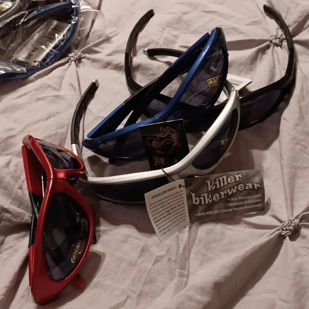 2 pairs sunglasses for kids by Mad Dog